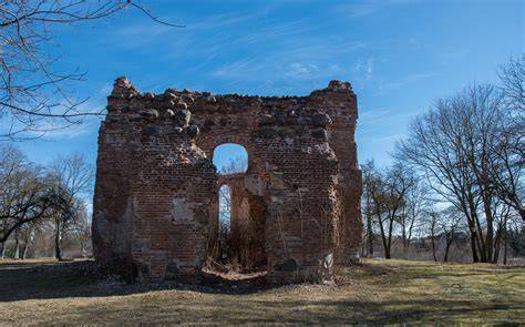 Deltuvos evangelikų reformatų bažnyčia likučiai