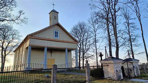 Krikštėnų Nukryžiuotojo Jėzaus bažnyčia
