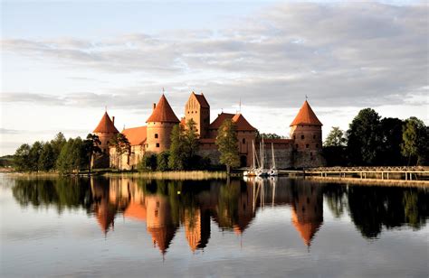 Latvijos regionų įvairovė: pilys, parkai, turgūs