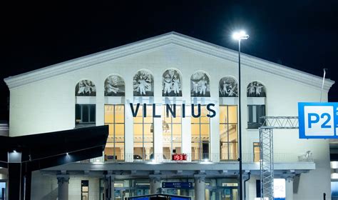Vilniaus oro uosto eglutės ornamentų detalės (lietuviški motyvai)