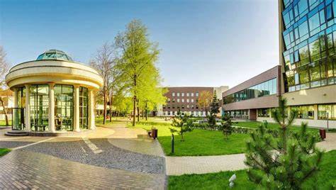 Druskininkai viešbutis su stiklu korpusu