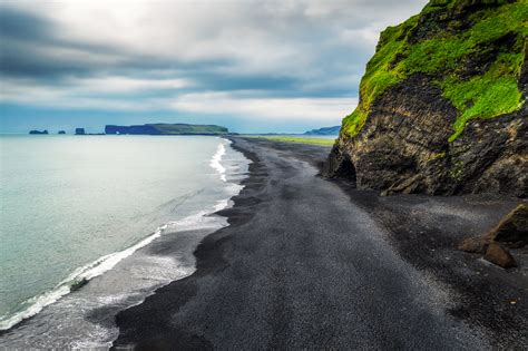 juodo smėlio paplūdimio Reynisfjara vaizdas
