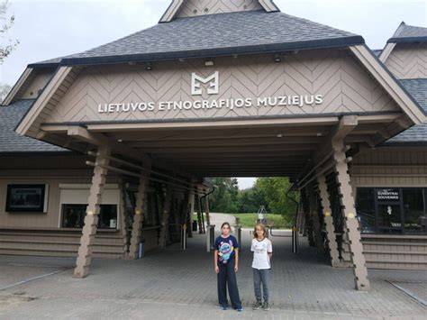 ekskursijos mokiniams teminė nuotrauka (iki 8 žodžių)