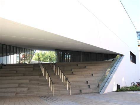 MO muziejaus pastatas architektūrinės formos schema