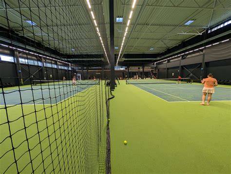 Palangos teniso arena plėtiniai ir aikštės