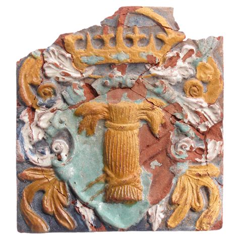 Rūmų frontonas su herbu