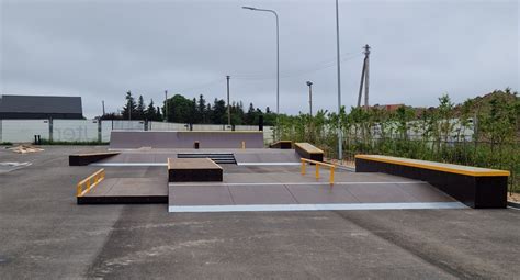 skate parko ir sporto infrastruktūros vaizdas