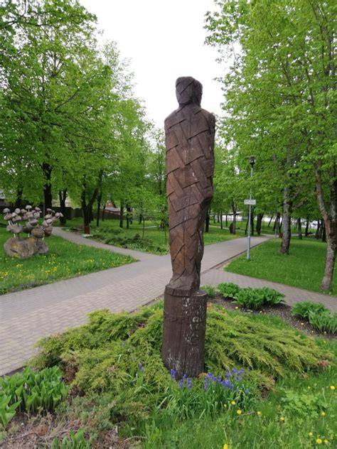 Molėtų skulptūrų parkas prie Pastovio ežero