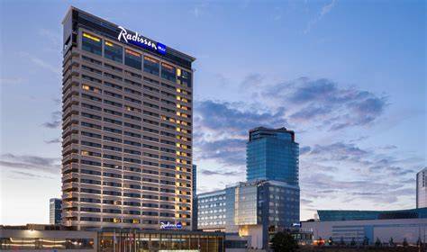 grafinė nuotrauka: Radisson Blu Lietuva pastatas