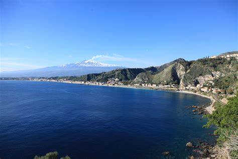 graži panoraminė nuotrauka iš Giardini Naxos paplūdimio