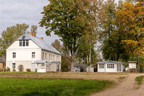 Druskininkų dvaro kompleksas ežero fone