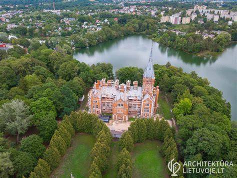 seniausia dvaro rūmų architektūra