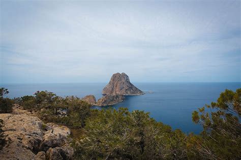 Es Vedra - mitais apipinta sala
