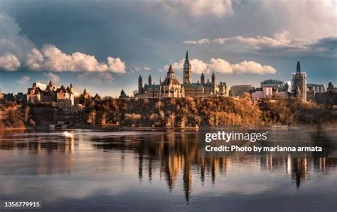 Ottawa skyline vakarą
