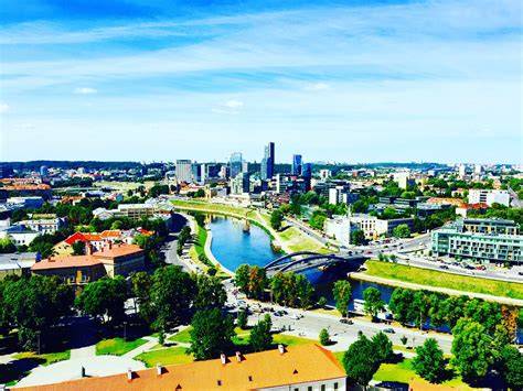 La Pasas miesto panorama (drone ar horizonto vaizdas)