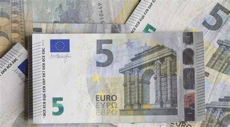 Bulgarijos euro įvedimo proceso vizualizacija
