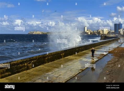 inventor image of Havana coastline and malecón promenade