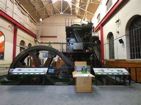 Kelhamo sala muziejus ir River Don Engine demonstruojamas