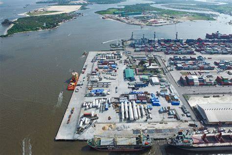 Elective infographic on Apapa port and Apapa Road