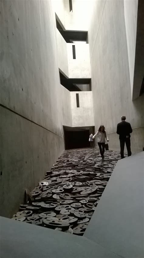 Žydų muziejus Berlyne architektūrinių erdvių piešinys