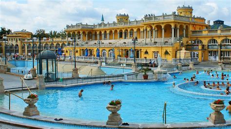 Széchenyi baseinai ir erdvės