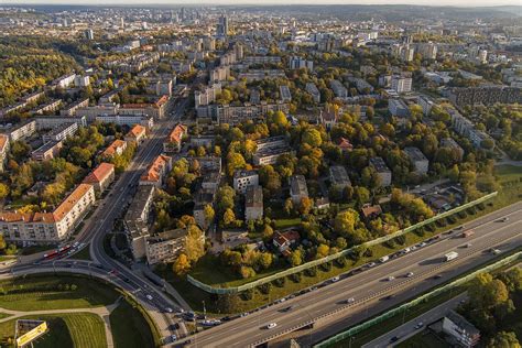 Naujasodžio piliakalnis vaizdas iš viršaus